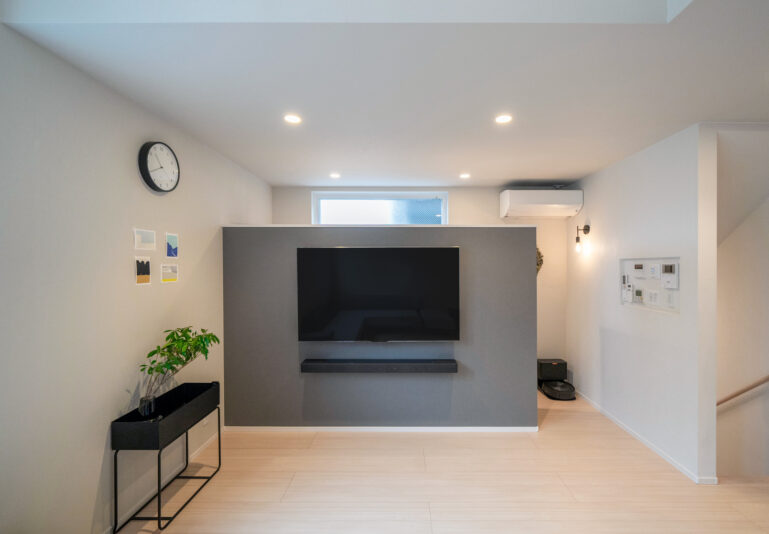 3 階建てだからこそ実現できた、圧倒的な吹き抜け空間