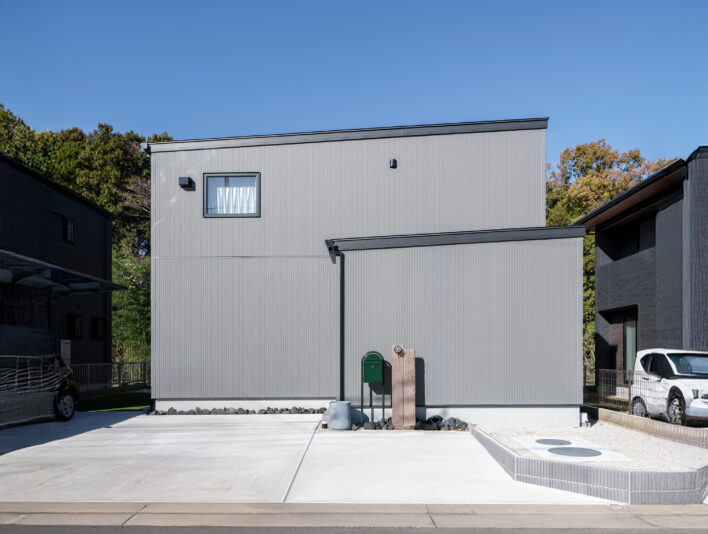 シンプルな外観でまとめた無駄のない住まい